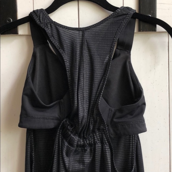 Lululemon Stash It Tank - Picture 6 of 9